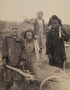 Дети на работе по добыче золотав артели «Сибайзолото» Тубинского рудоуправления, 1944 г.