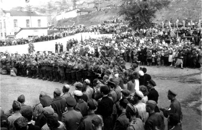 Митинг в честь встречи воинов, г. Уфа, май 1945 г.