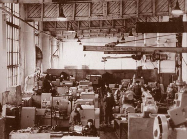 Цех металлообработки Стерлитамакского станкостроительного завода, 1942 г.