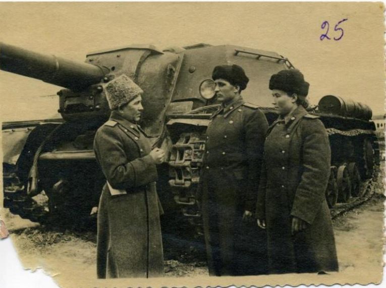 Генерал А.И. Казаков и супруги Бойко, г. Челябинск, 1943 г.
