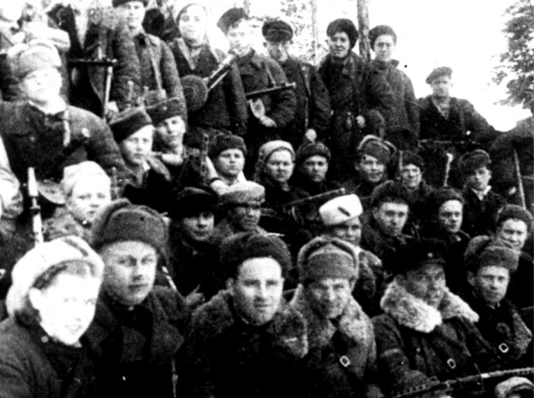 Комсомольцы партизанского отряда  «Комсомол Башкирии», Карелия, 1942 г.