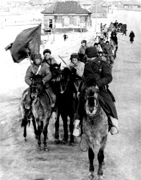 Отряд 112-й Башкирской кавалерийской дивизии на учениях  в районе станции Дема, декабрь 1941 г.