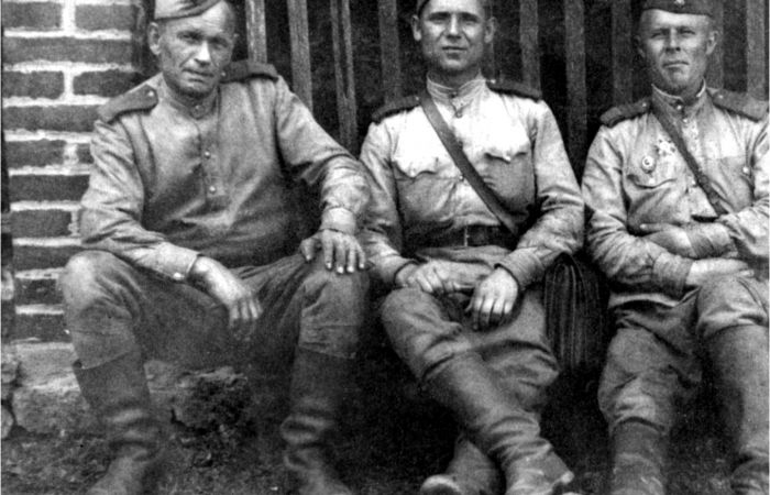 Сослуживцы Г. Ш. Магадеева, Чехославакия, 1945 г.