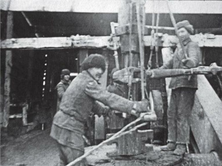 Работа по добыче нефти, 1941-1945 гг.