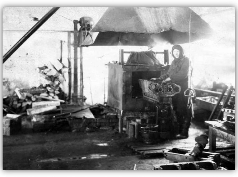 Моечное отделение Мелеузовского авторемонтного завода, 1940-е гг.