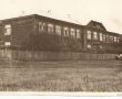 Здание Каратавлинской средней школы, 1940-е гг.