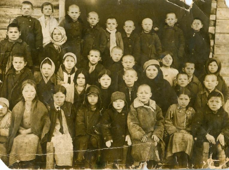 Учащиеся 3 класса Аллагуватской средней школы, 8 сентября 1940 г.