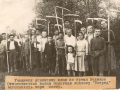 Учащиеся Аскинских школ помогают колхозу «Вперед» заготавливать сено,  с.Аскино, 1941-1945 гг.