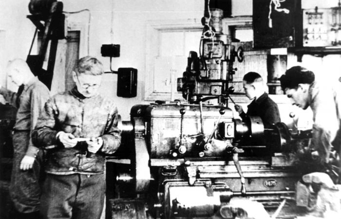 Механический цех Уфимского паровозоремонтного завода, 1940-е гг.