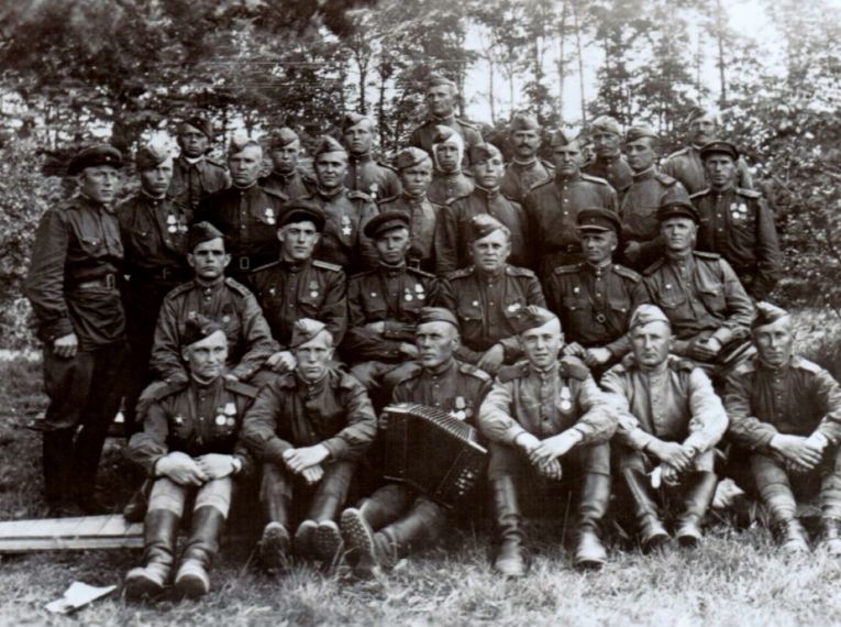 Войны 214- й стрелковой дивизии на привале, 1941-1945 гг.