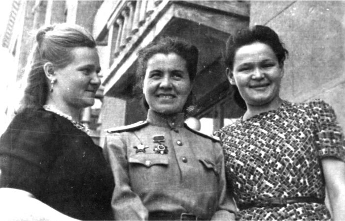 Участницы войны, (слева напарво: Т. Лисина, С. Ахметова, Б. Назырова)