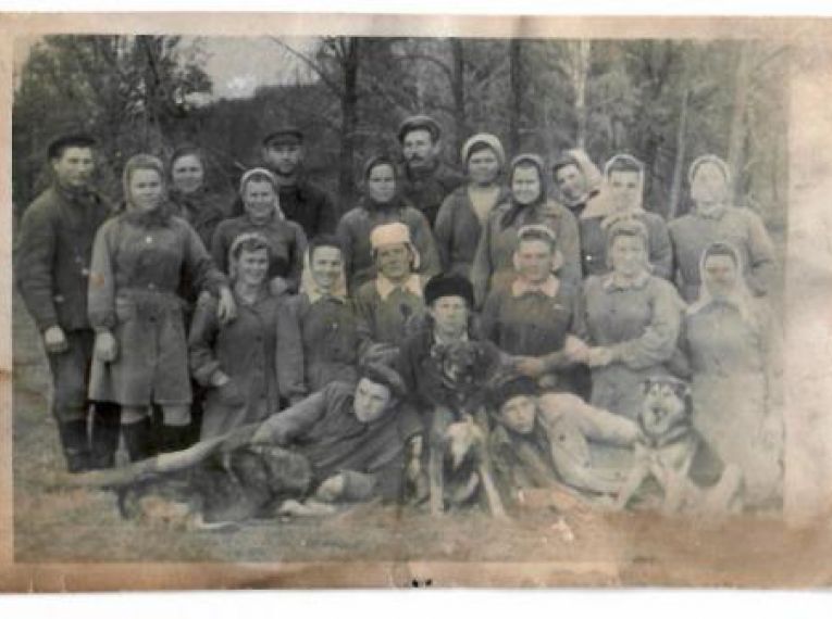 Бригада колхоза «Бривайс-Дарбс», апрель 1945 г.