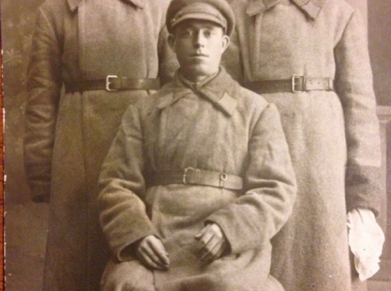 Лутфулла Фатхуллин (слева), 1941-1945 гг.
