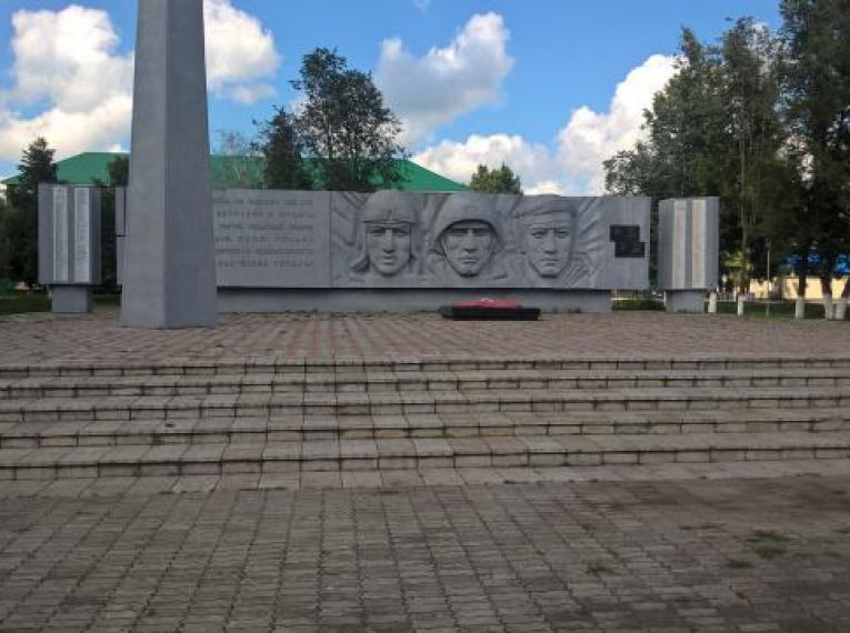 Мемориальный комплекс Монумент Победы, с. Верхнеяркеево