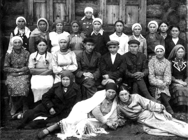 Курсы комбайнерок при Байрамгуловском МТС, 1941 г.