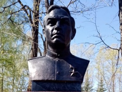 Бюст Героя Советского Союза В.Г.Галимова
