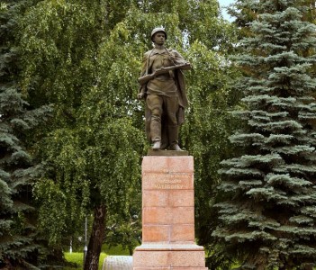 Памятник Герою Советского Союза А.М.Матросову