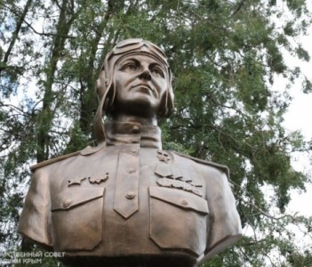 Памятник Герою Советского Союза М.Г.Сыртлановой